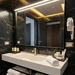 Hotel Gondola & Tirana