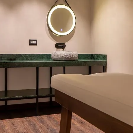 Moncafe Boutique & 4* Tirana