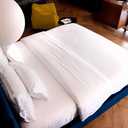 Hotel Moncafe Boutique & 4*