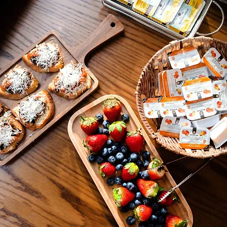 Moncafe Boutique & 4* Tirana