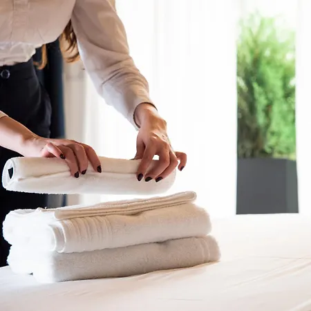 Moncafe Boutique & 4* Tirana