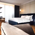 Gondola & 4* تيرانا