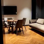 Gondola & 4* تيرانا