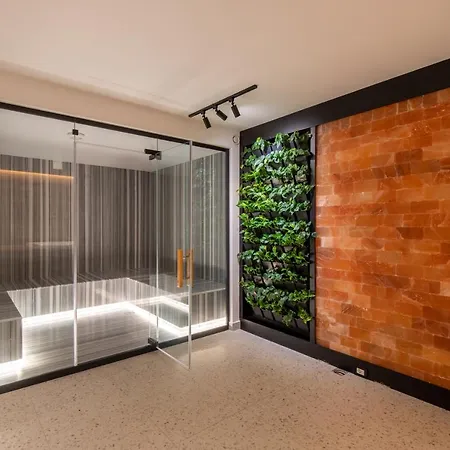 Moncafe Boutique & Tirana