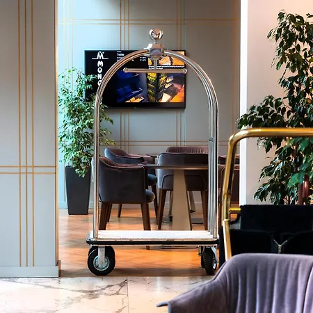 Hotel Moncafe Boutique & 4*